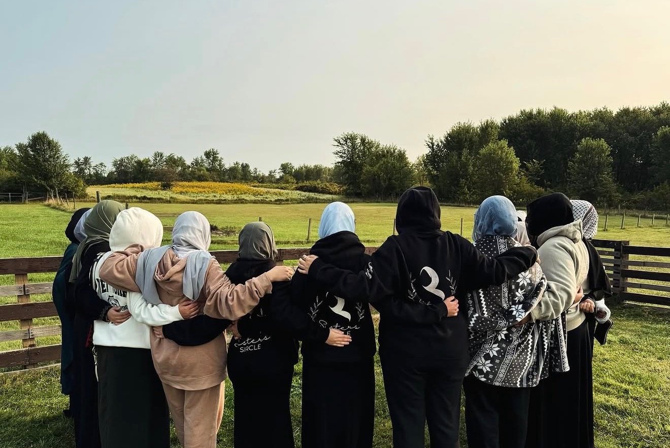 Sisterhood, arm in arm